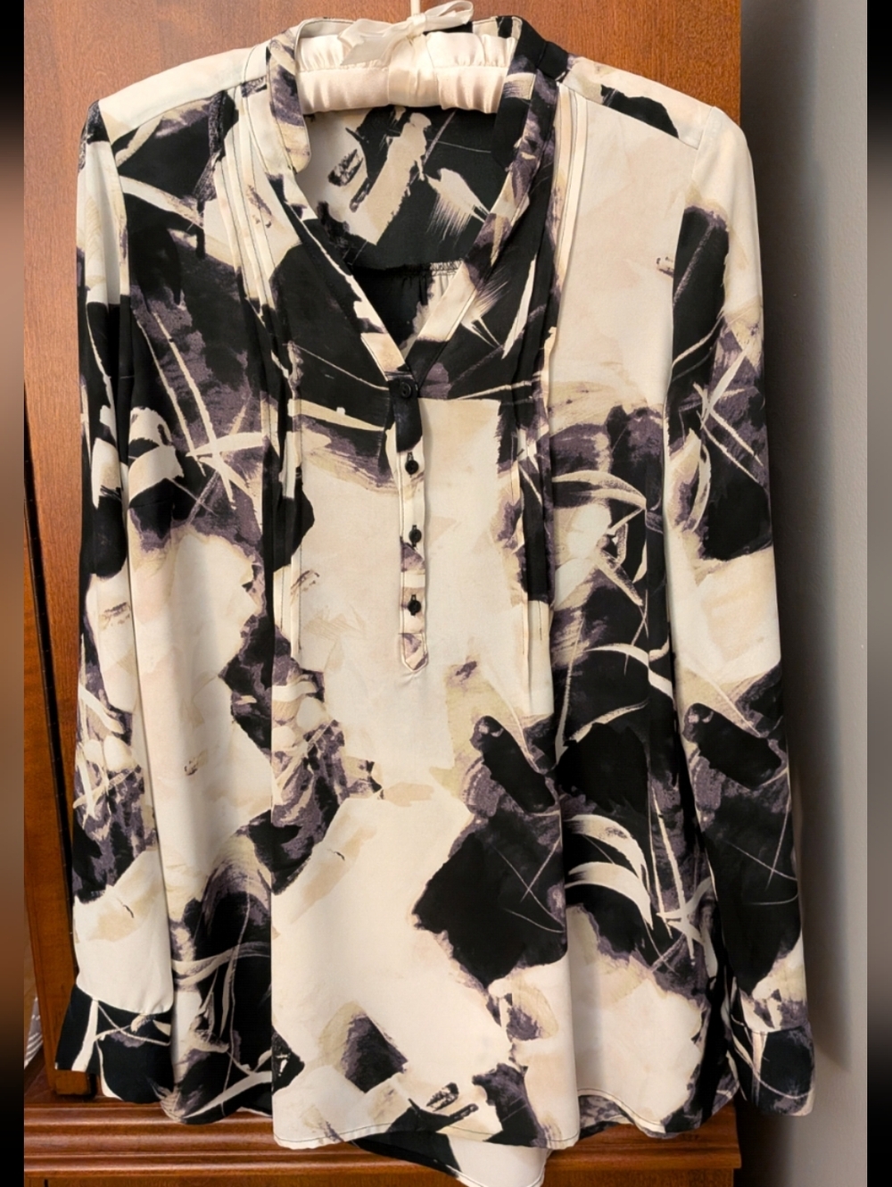 Abstract Print Simply Vera Wang Blouse in Cream and Black XS